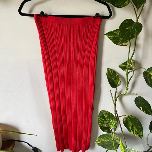 Red Ribbed Knit Top and Skirt - Picture 3 of 8